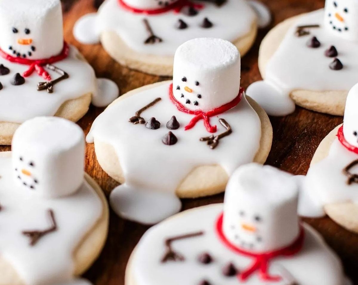 Easy Christmas Kids Party Melted Snowman Biscuits overview