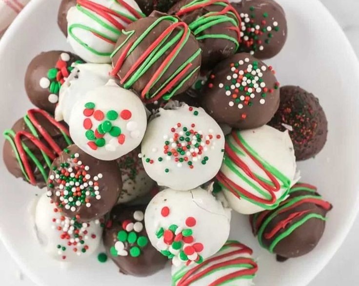 Easy Grinch Fruit Plate Healthy Christmas Party Snacks Kids serving