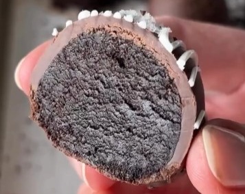 Easy 4 Ingredient No Bake Oreo Balls